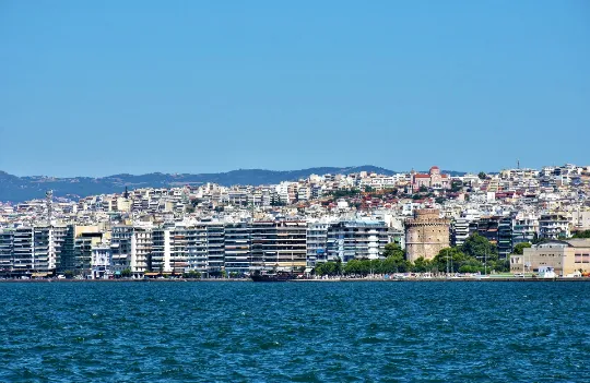 Thessaloniki Meer und Häuser