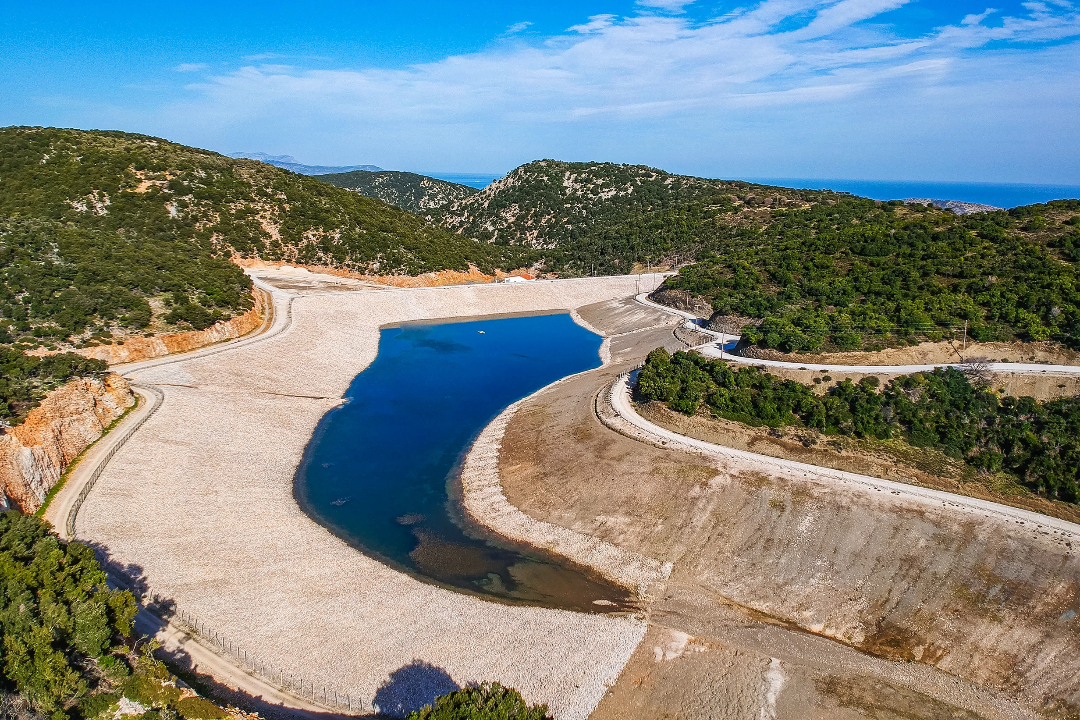 Kuenstlicher Stausee auf Alonnisos