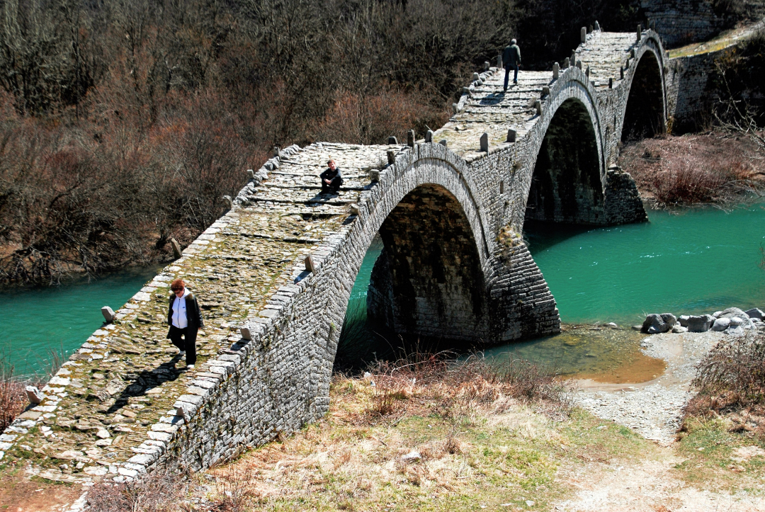 Plakida Steinbrücke im Epirus